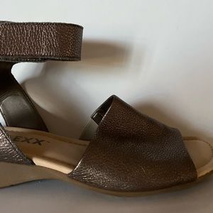 The Flexx Leather Ankle Strap Sandals Beglad Pewter